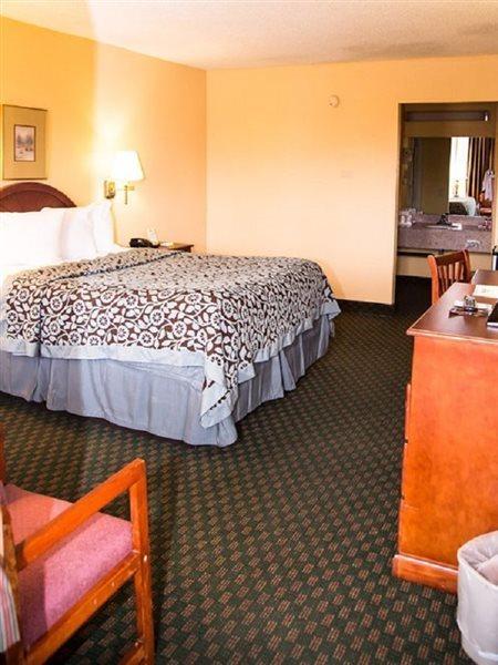 Hotel Days By Wyndham South