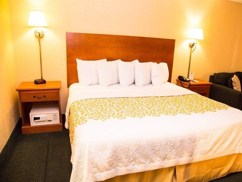 Hotel Days By Wyndham South Alexandria