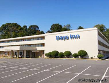 Days By Wyndham South Hotel