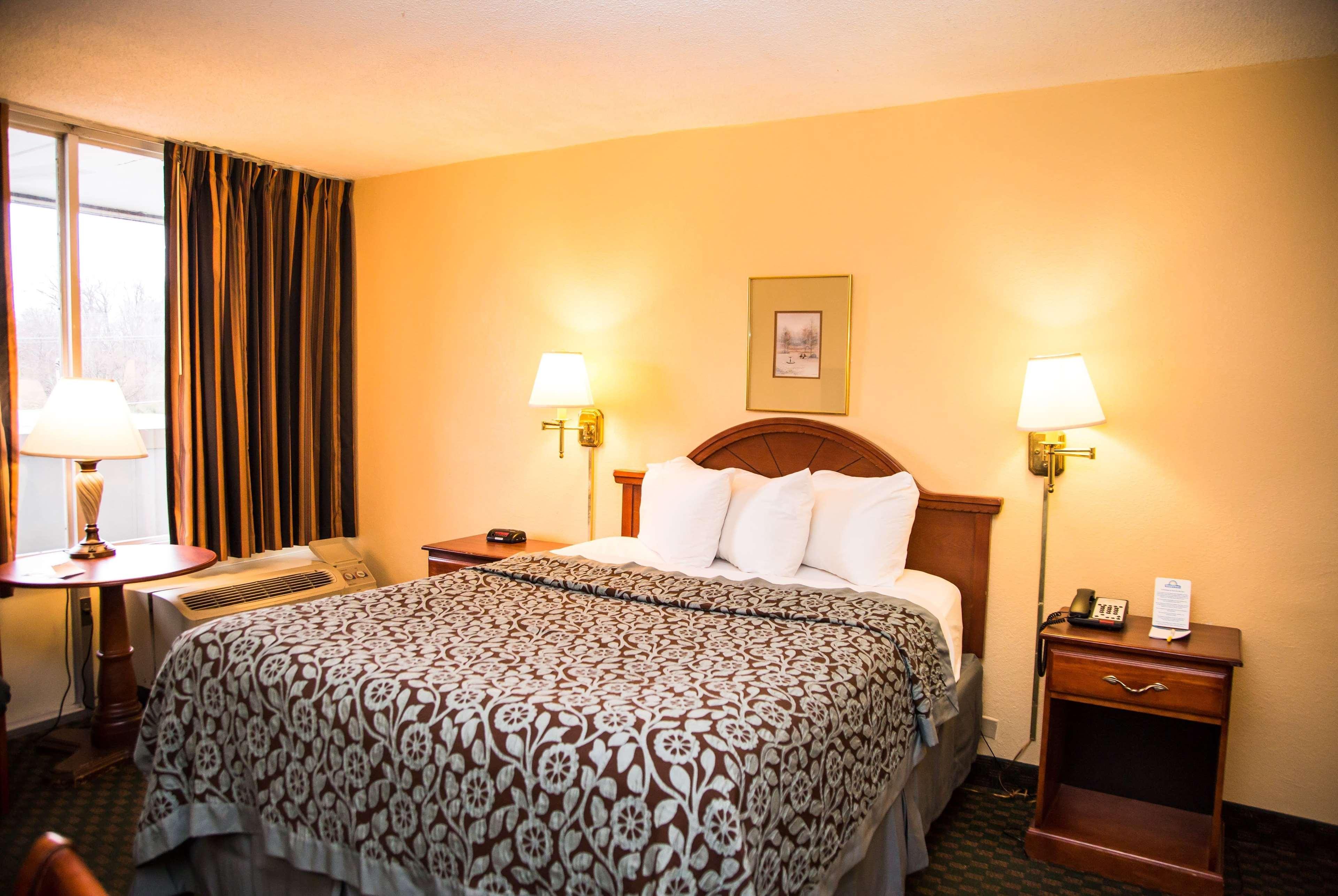 Days By Wyndham South Hotel Alexandria