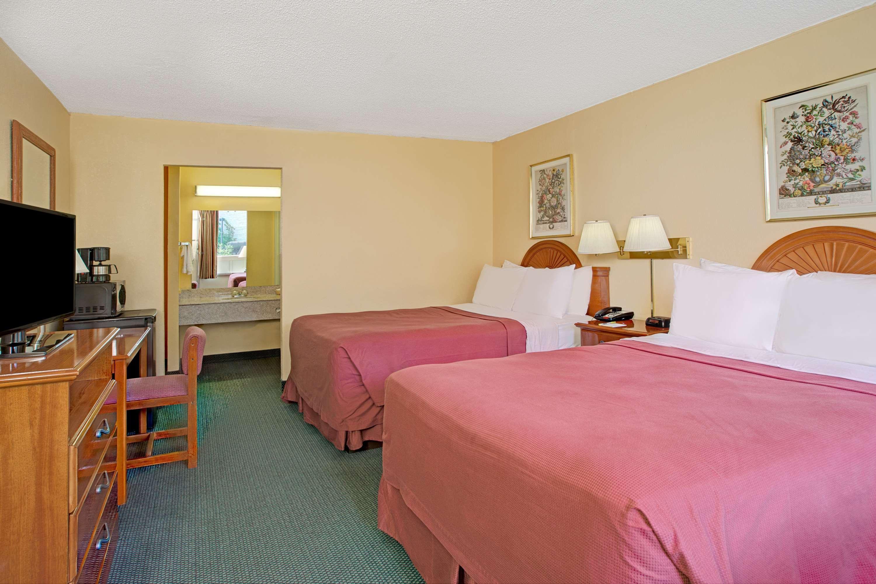 Hotel Days By Wyndham South