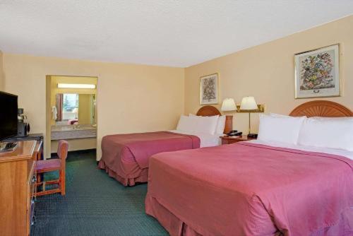 Days By Wyndham South Alexandria