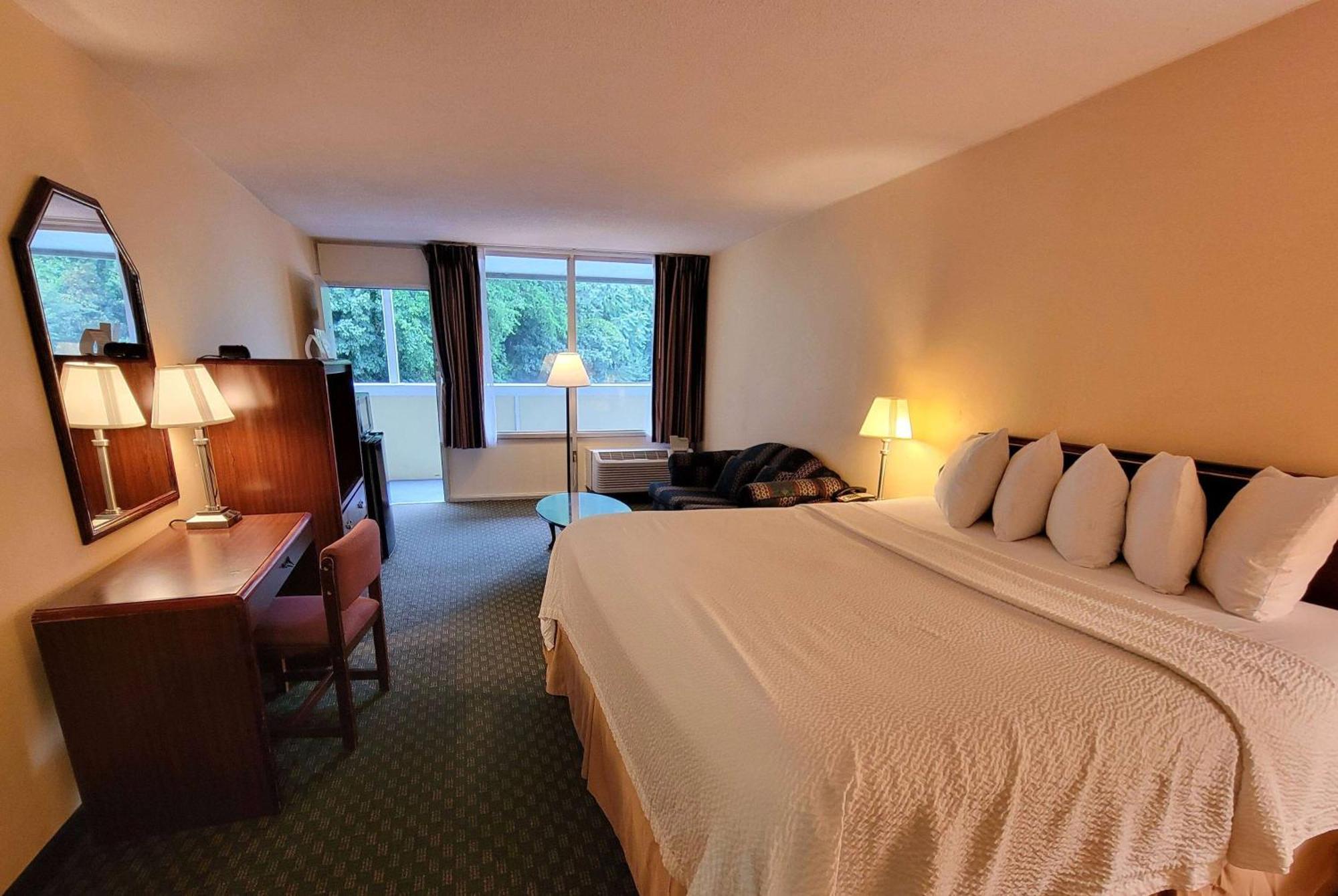 Days By Wyndham South Hotel Alexandria
