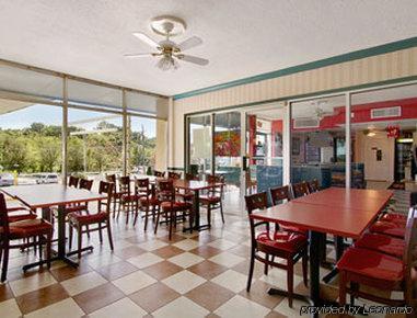 Days By Wyndham South Hotel