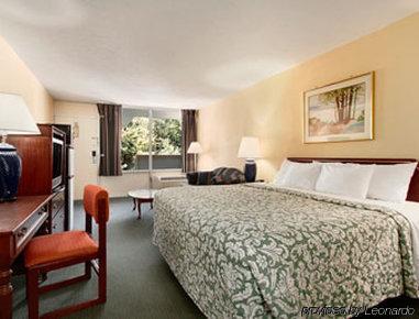 Hotel Days By Wyndham South