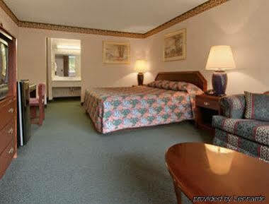 Days By Wyndham South Hotel